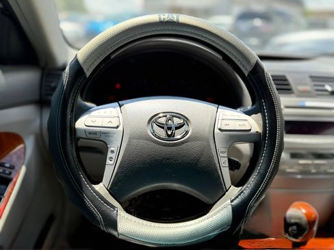 Used 2011 Toyota Camry XLE FWD image 32