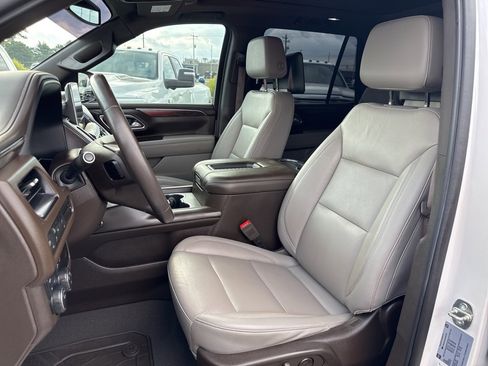 Used 2021 Chevrolet Tahoe Z71 w/ Rear Media and Nav Package image 38