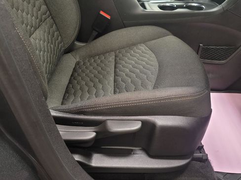 Used 2018 Chevrolet Equinox LT image 27