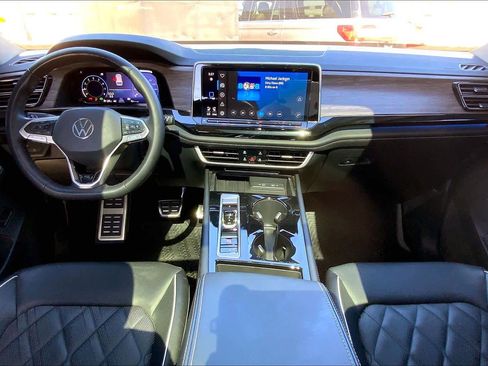 Used 2025 Volkswagen Atlas SEL Premium R-Line image 16