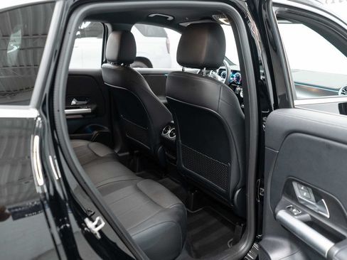 Used 2025 Mercedes-Benz GLA 250 4MATIC w/ Winter Package image 12
