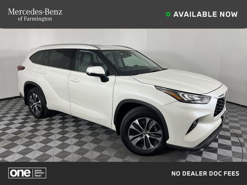Used 2020 Toyota Highlander XLE AWD/4WD image 1