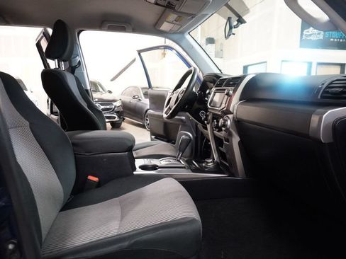Used 2018 Toyota 4Runner SR5 AWD/4WD image 11