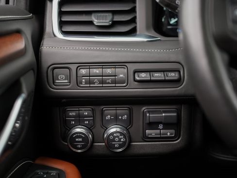 Used 2023 GMC Yukon XL Denali Ultimate image 33