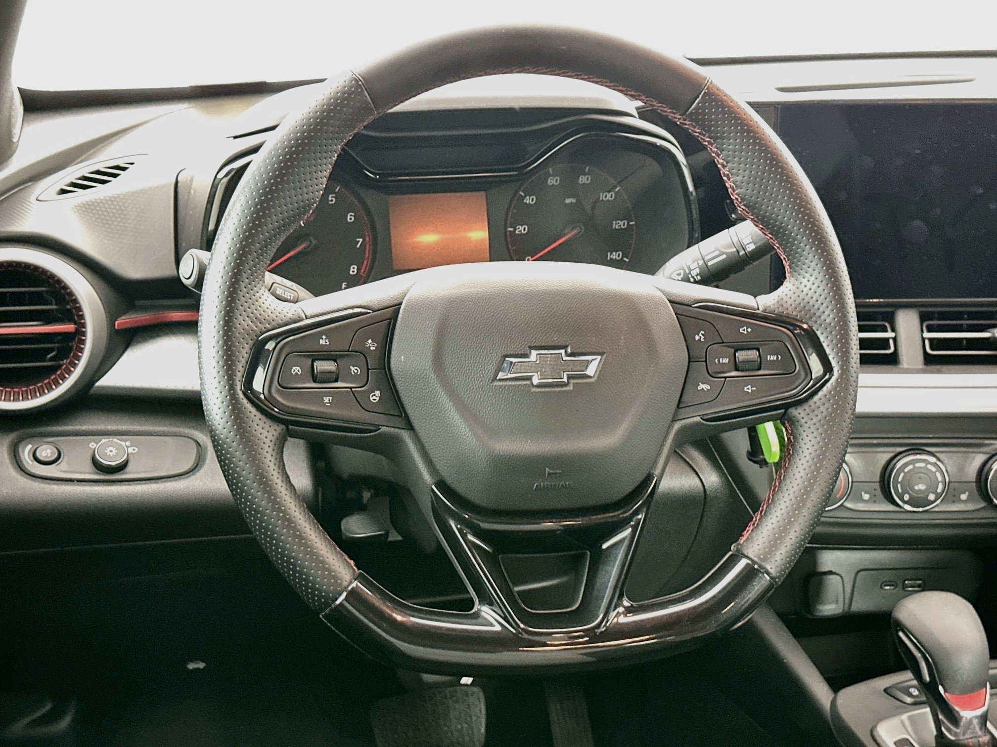 Used 2025 Chevrolet Trax RS w/ Driver Confidence Package FWD image 18