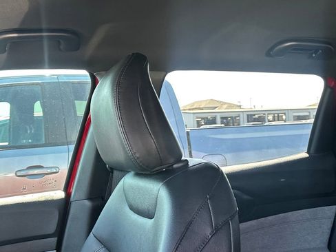 Used 2024 Jeep Compass Latitude image 11