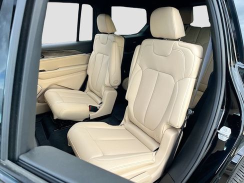 New 2026 Jeep Grand Cherokee L Limited w/ Luxury Tech Group II AWD/4WD image 21