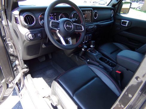 Used 2023 Jeep Gladiator Rubicon AWD/4WD image 23