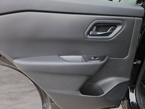 Certified 2024 Nissan Rogue S image 25