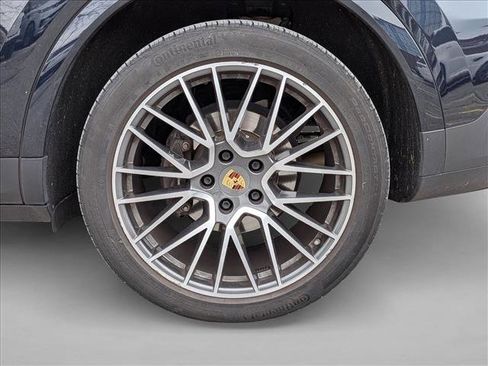 Used 2022 Porsche Cayenne image 14
