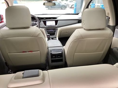 Used 2025 Cadillac XT5 Premium Luxury w/ LPO, Floor Liner Package AWD/4WD image 15