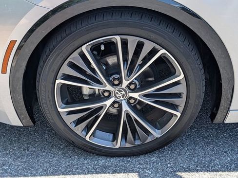 Used 2023 Toyota Prius XLE image 13