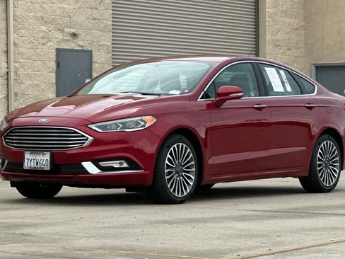 Used 2017 Ford Fusion SE w/ Fusion SE Technology Package image 7