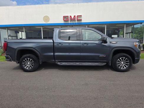 Used 2021 GMC Sierra 1500 AT4 w/ AT4 Value Package AWD/4WD image 2