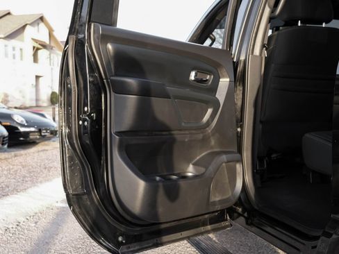 Used 2018 Nissan Titan SV w/ SV Convenience Package image 46