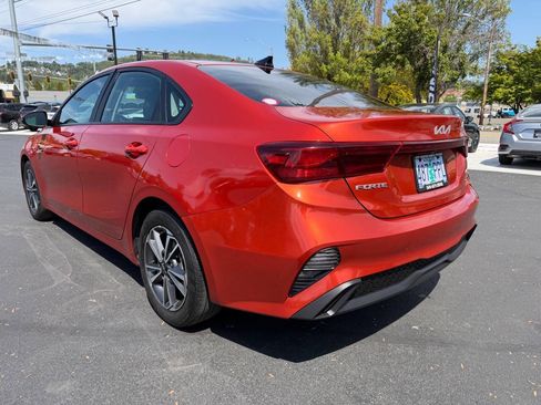 Used 2024 Kia Forte LXS w/ LXS Technology Package FWD image 18