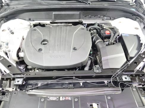 Used 2023 Volvo XC60 B5 Plus AWD/4WD image 23