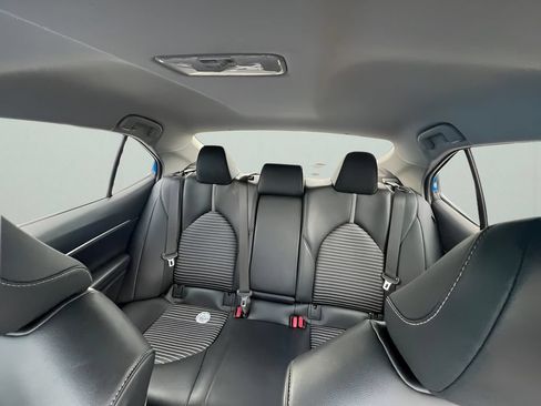 Used 2020 Toyota Camry SE FWD image 15