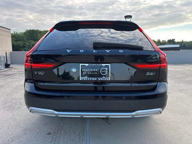 Certified 2025 Volvo V90 B6 Cross Country Ultra AWD/4WD image 7