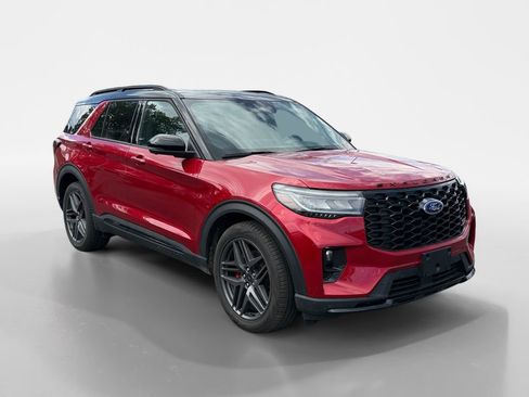 Used 2025 Ford Explorer ST image 8