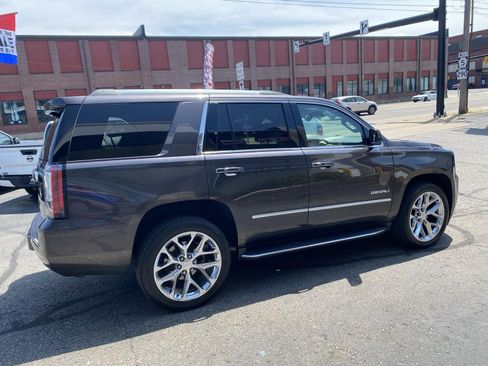 Used 2017 GMC Yukon Denali w/ Open Road Package AWD/4WD image 9
