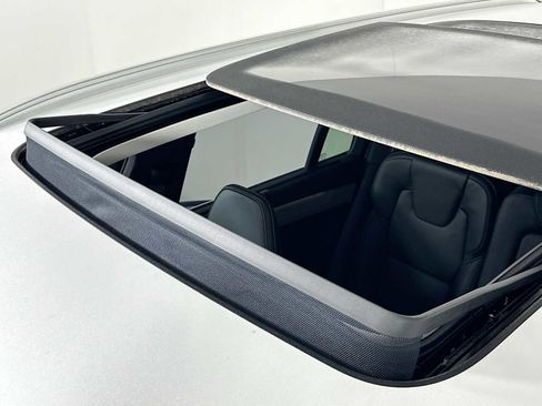 New 2025 Volvo XC90 T8 Ultra w/ Protection Package Premier image 20