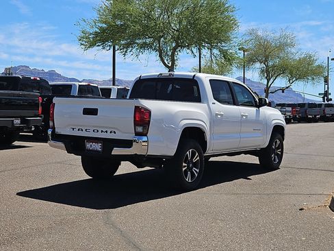 Used 2020 Toyota Tacoma SR5 RWD image 5