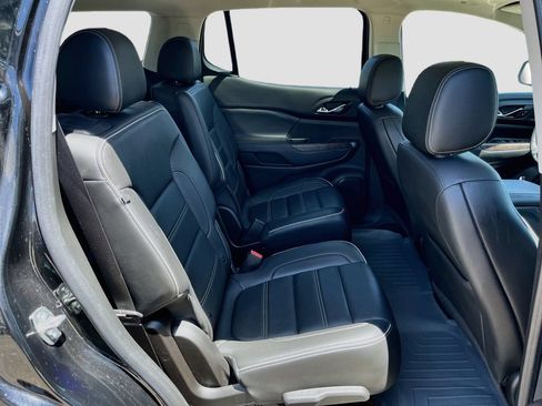Used 2023 GMC Acadia Denali w/ Denali Ultimate Package FWD image 30