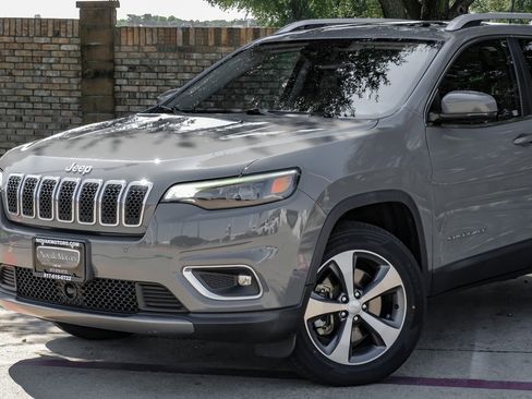 Used 2021 Jeep Cherokee Limited w/ Mopar Interior Package image 13