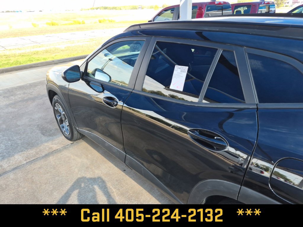 Used 2026 Chevrolet Trax LT FWD image 10