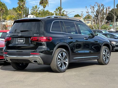 New 2025 Mercedes-Benz GLB 250 4MATIC image 3