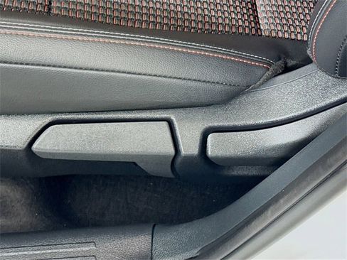 Certified 2025 Nissan Kicks SR image 12