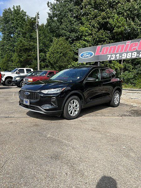 Used 2024 Ford Escape Active AWD/4WD image 3
