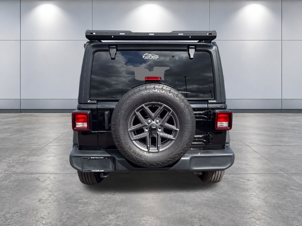 Used 2025 Jeep Wrangler Unlimited Sport AWD/4WD image 4