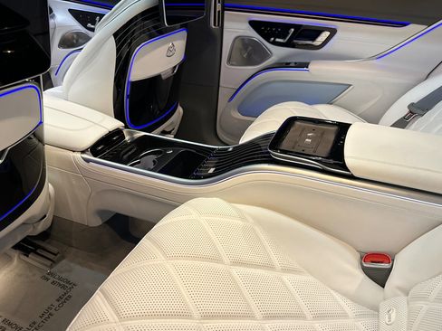 New 2025 Mercedes-Benz Maybach EQS 680 4MATIC image 21