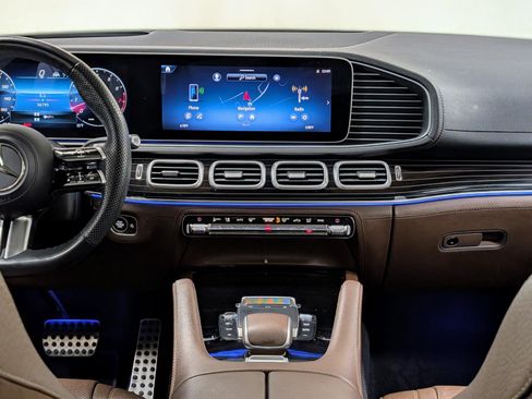 Used 2024 Mercedes-Benz GLS 450 4MATIC w/ Pinnacle Trim Package image 35