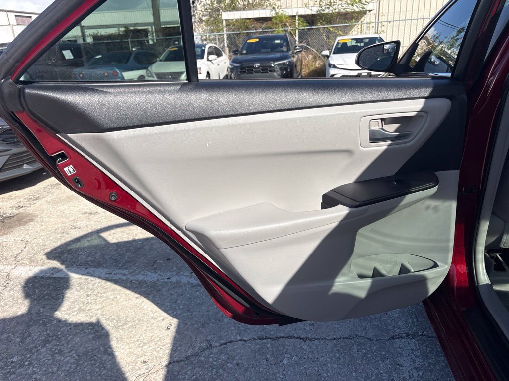 Used 2016 Toyota Camry LE FWD image 14
