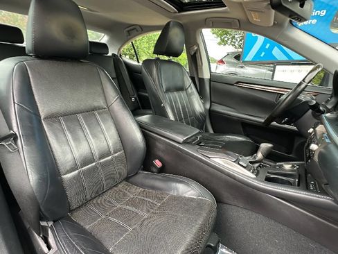 Used 2017 Lexus ES 350 w/ Luxury Package FWD image 30