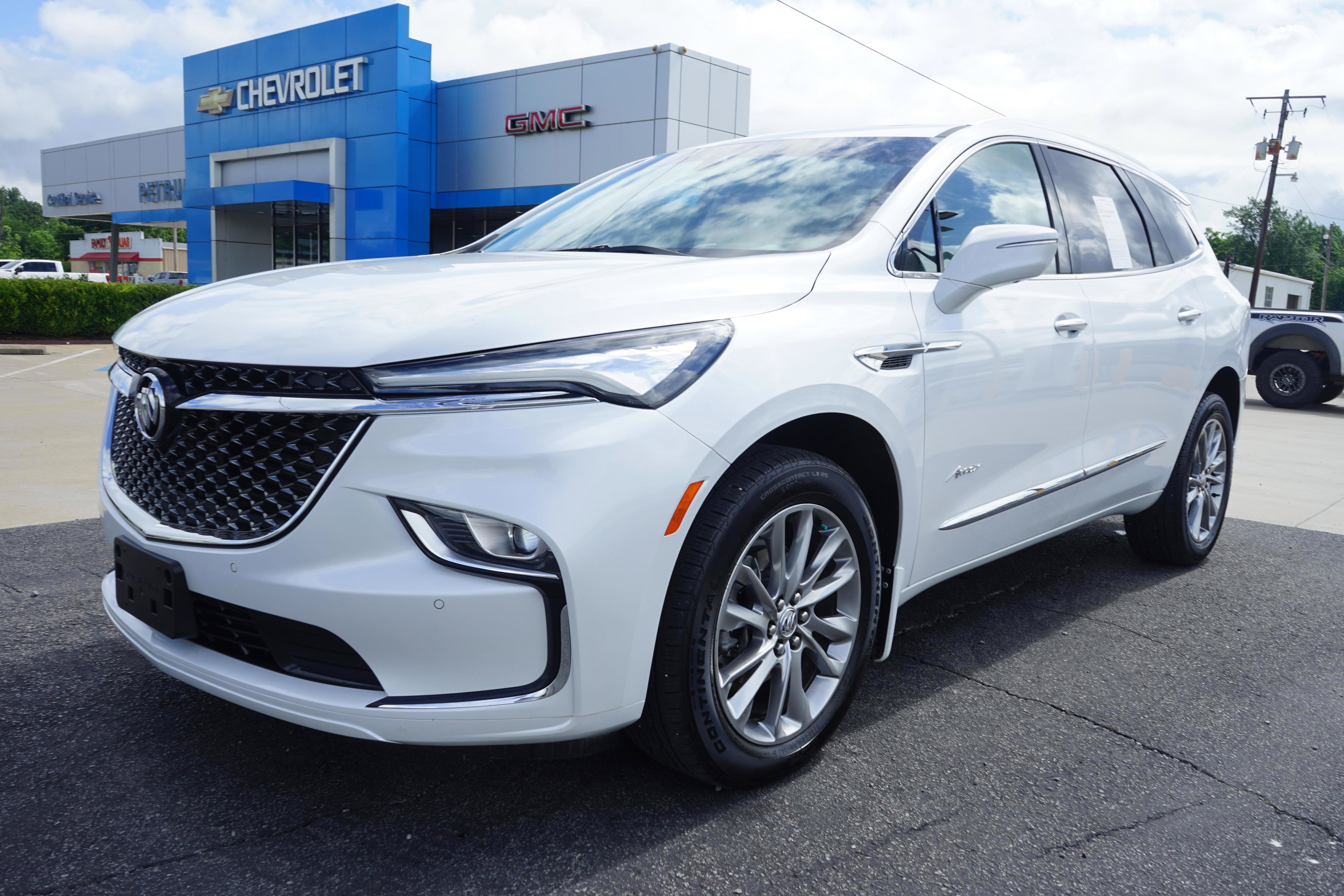 Used 2023 Buick Enclave Avenir AWD/4WD image 1