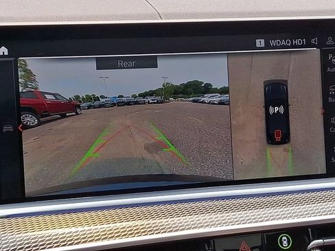 Used 2022 BMW X6 M50i w/ Parking Assistance Package AWD/4WD image 11
