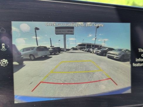 Used 2025 Hyundai Elantra SEL image 15