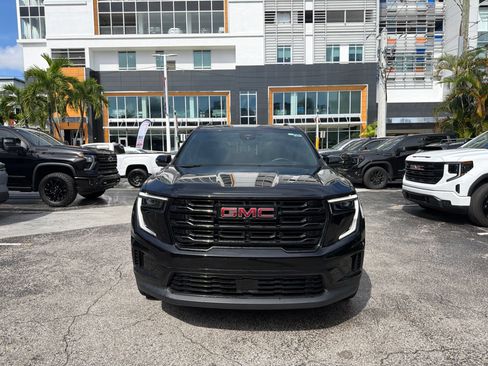 Used 2025 GMC Acadia Elevation w/ Black Edition FWD image 2