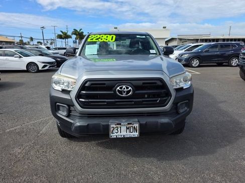 Used 2017 Toyota Tacoma SR RWD image 2