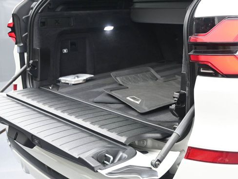 Used 2024 BMW X5 xDrive40i w/ M Sport Package AWD/4WD image 30