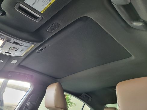 Certified 2025 Lexus ES 300h w/ Premium Package image 12