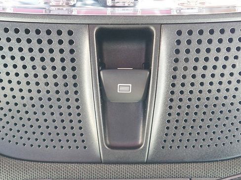 Used 2019 Mercedes-Benz C 300 4MATIC Sedan image 50