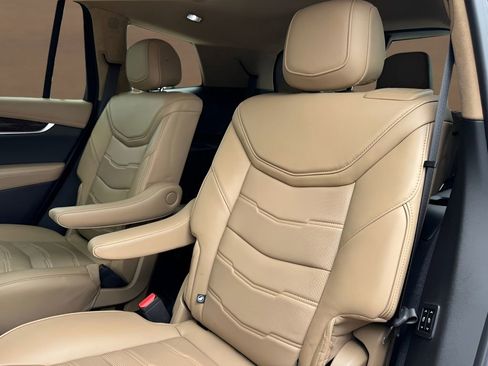 Used 2022 Cadillac XT6 Premium Luxury w/ Platinum Package AWD/4WD image 20