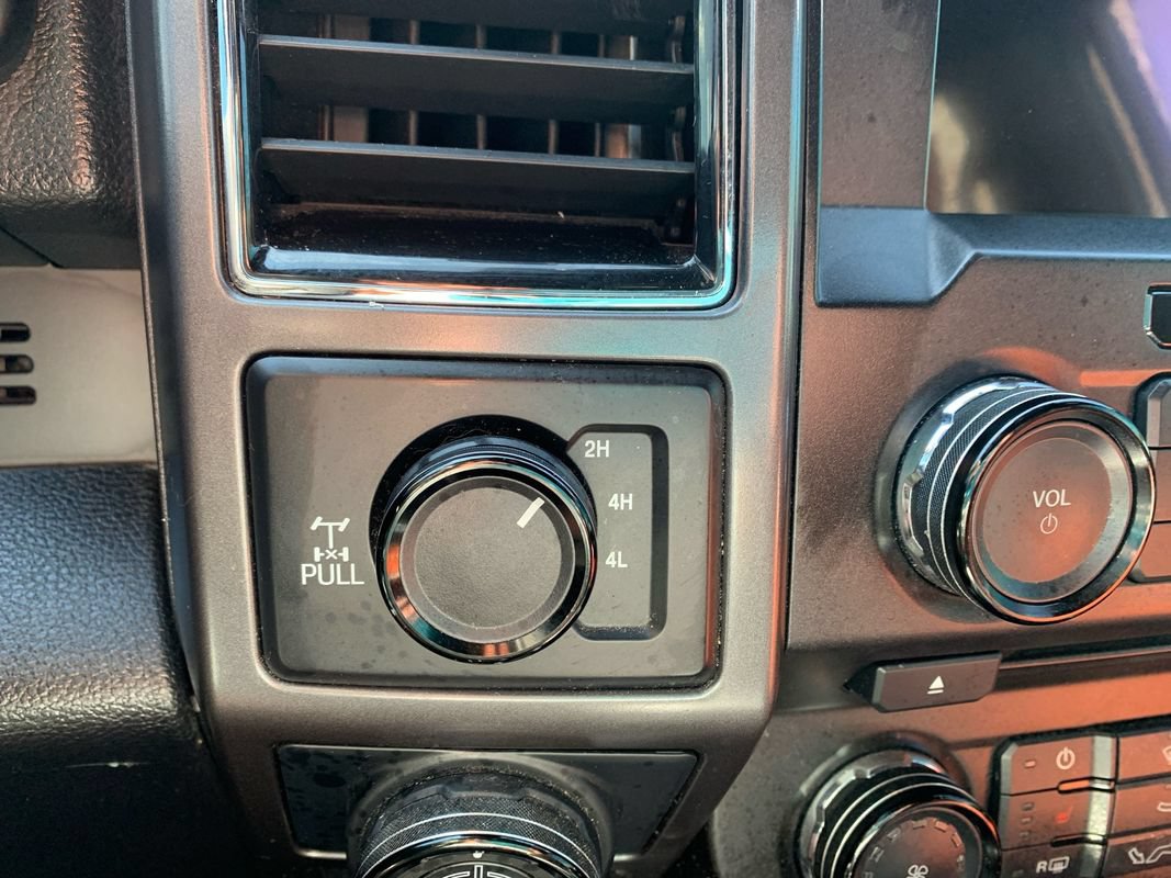 Used 2018 Ford F150 XLT w/ Equipment Group 302A Luxury AWD/4WD image 13