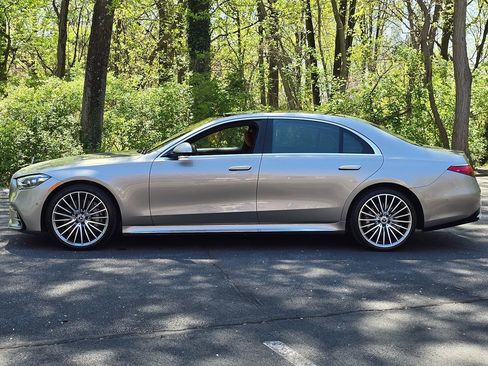 Used 2023 Mercedes-Benz S 500 4MATIC w/ AMG Line image 3