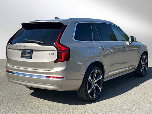 Used 2026 Volvo XC90 B6 Core w/ Protection Package Premier AWD/4WD image 3